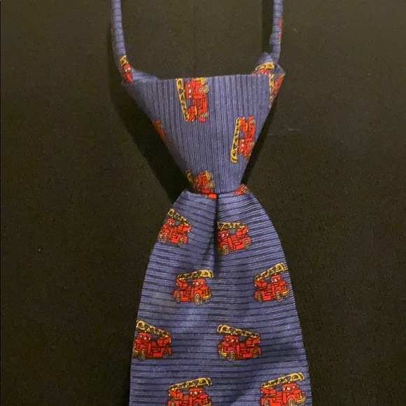 Class Club little boys tie fire trucks NEW - Picture 3 of 5